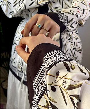 أكمام سوداء أنيقة